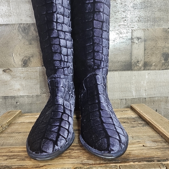 STUART WEITZMAN OTK Velvet Croc Print Boots - 38.5 - Picture 6 of 11
